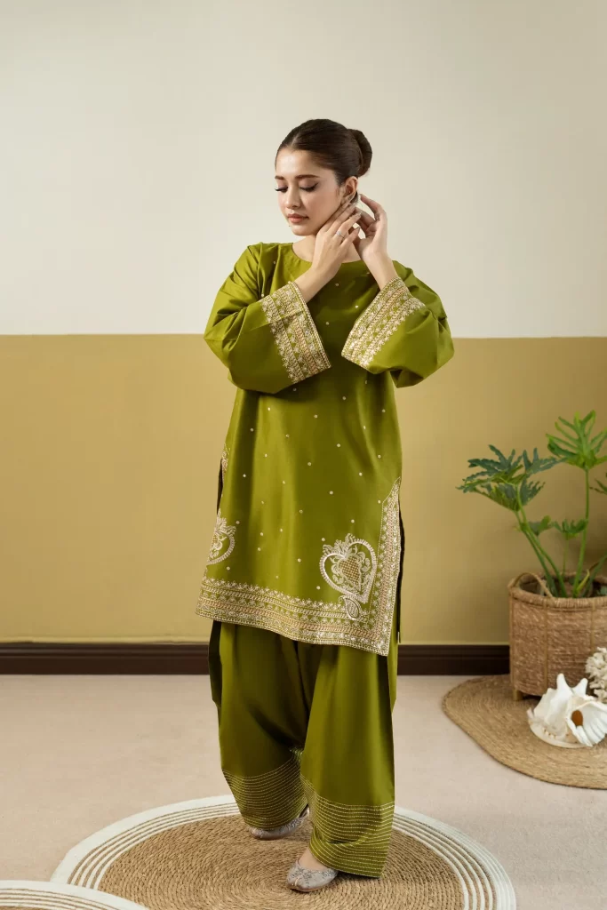 EMBROIDERED 2PC